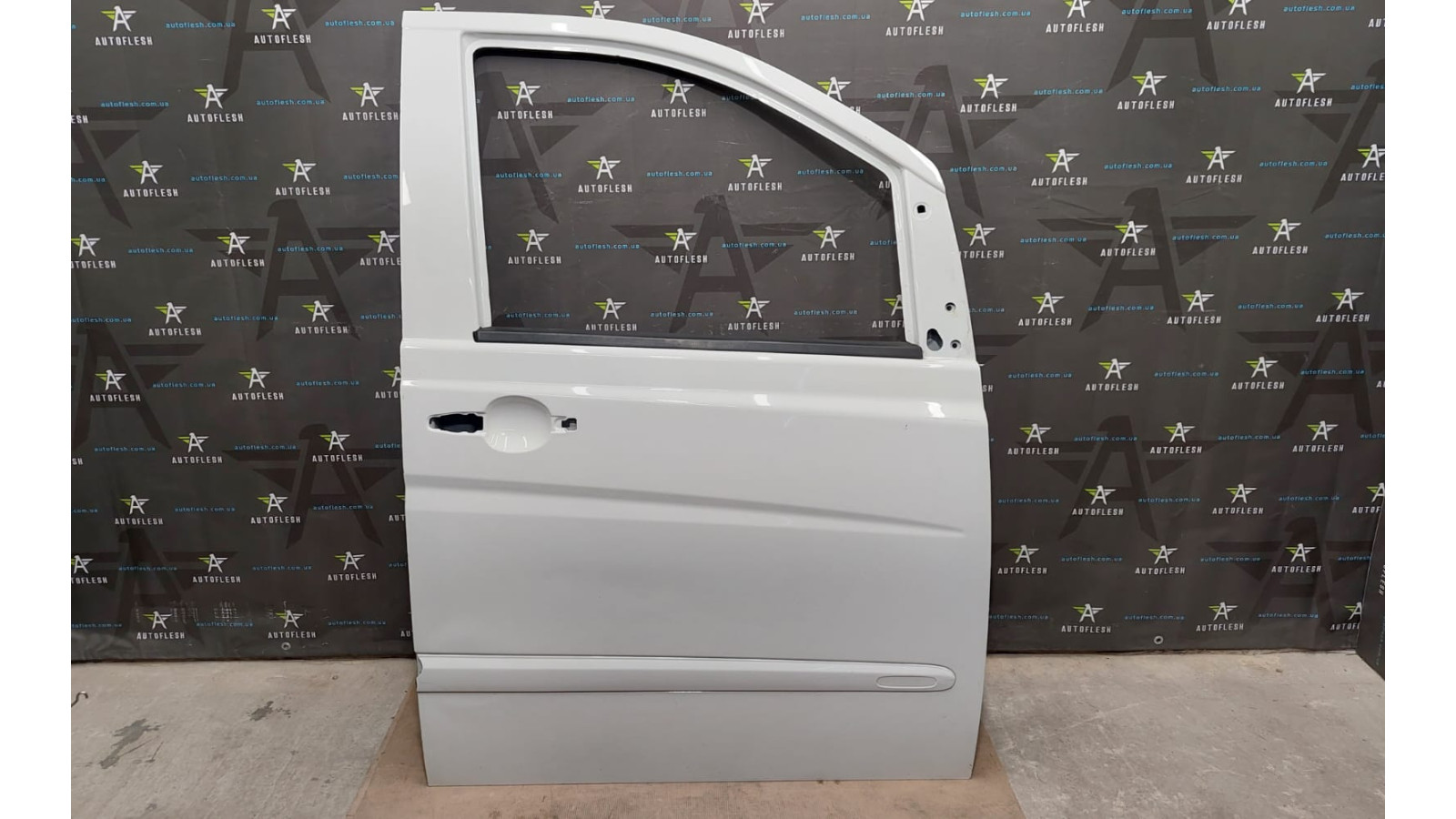 Дверь передняя правая A6397201105, код краски: 9147 Mercedes Vito W639 бу Дверь передняя правая A6397201105, код краски: 9147 Mercedes Vito W639 бу